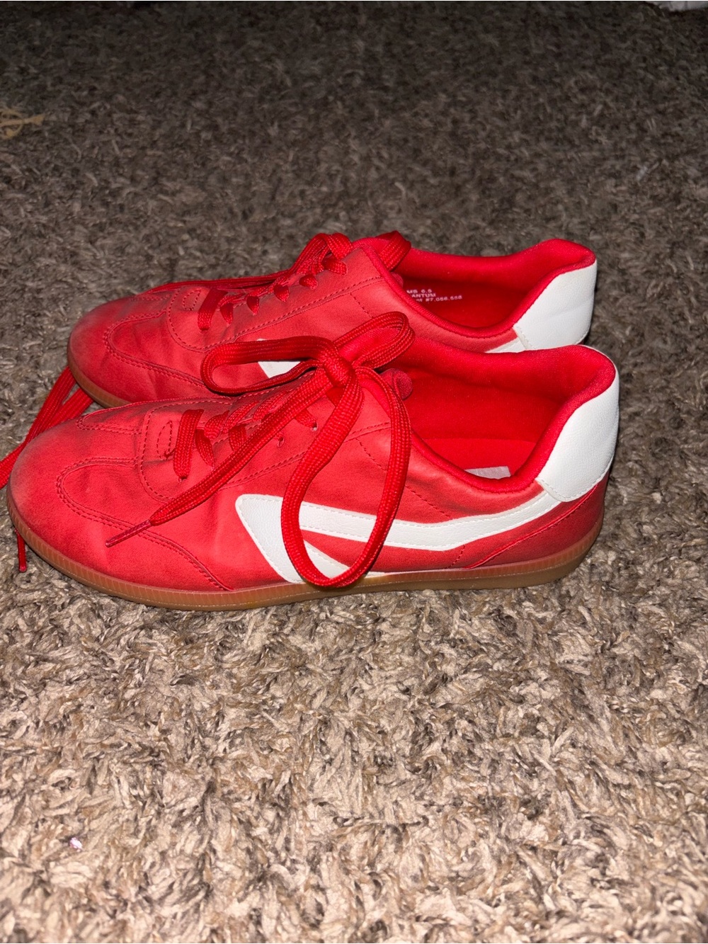DV DOLCE VITA QUANTUM SIZE 6.5 WOMEN'S RED WHITE CUSHIONED FASHION SNEAKER